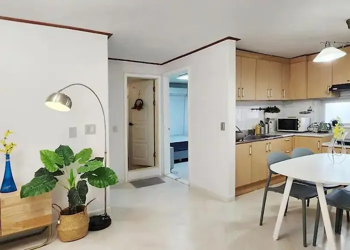 마이리틀 White Linen House アパート